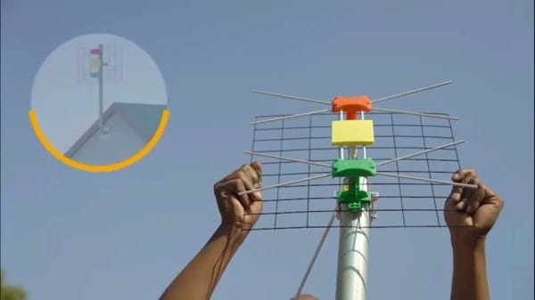 Correctly assembled GOtv antenna showing green, yellow, and red clips in position